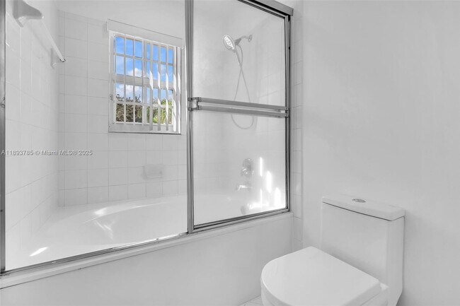 Building Photo - 2279 NW 170th Ave