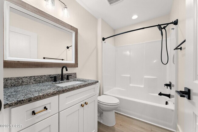 Building Photo - 2614 Cypress St