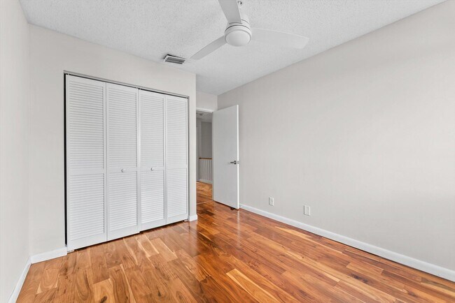 Building Photo - 6214 Riverwalk Ln