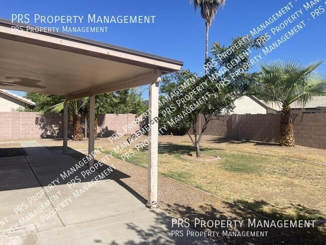 Building Photo - 884 E Cindy St