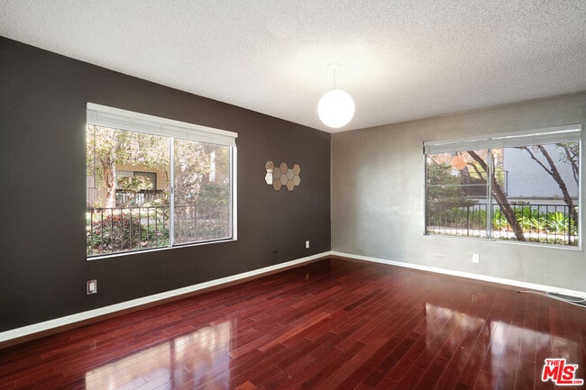 Building Photo - 9103 Summertime Ln