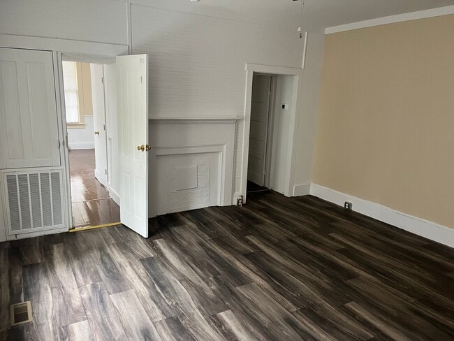 Building Photo - Charming Subdivided Victorian Home