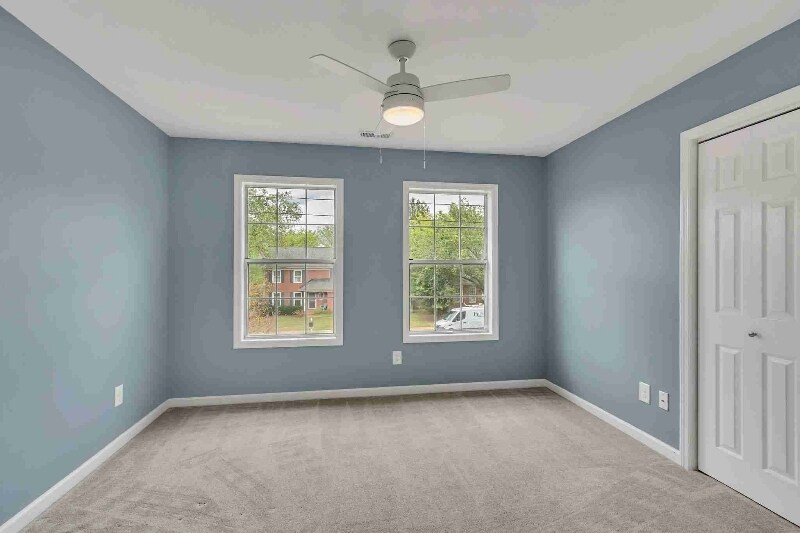 Building Photo - 1520 Birchwood Cir