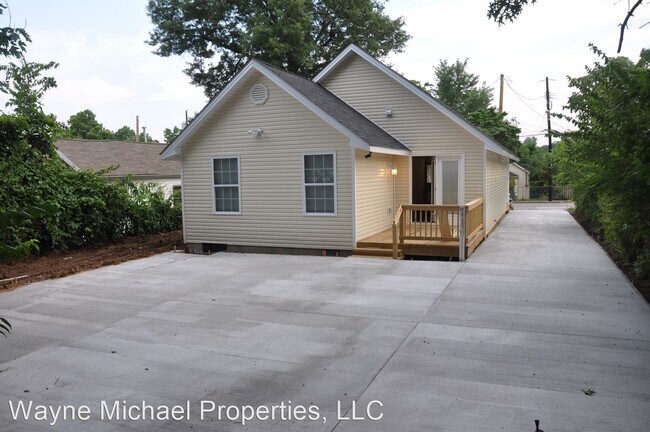 Building Photo - 4 br, 2 bath House - 721 Golfview Drive