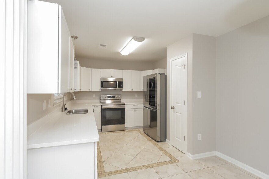 Building Photo - 112 Bluffton Rd