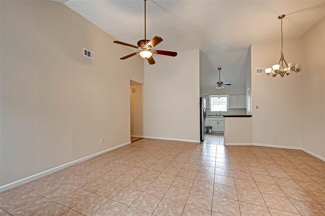 Building Photo - 17435 Glenmorris Dr