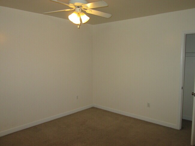 Building Photo - Carver/VCU area. 3 bedrooms, 1.5 bathrooms...