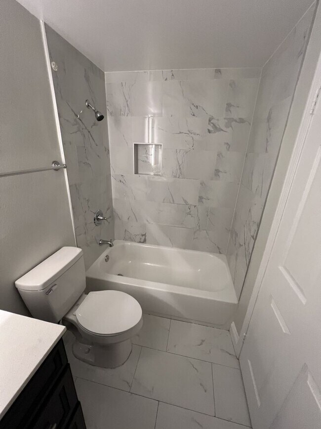 Building Photo - Spacious-Bright 3 Bedroom 2.5 Two story Ba...