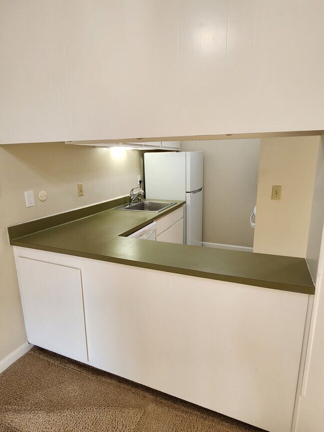 Building Photo - 1 bedroom upstairs unit in Walnut Park