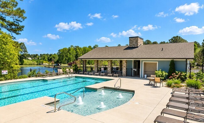 Building Photo - 2610 Parkbriar Ln