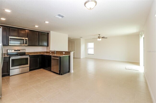 Building Photo - 2215 Caspian Dr