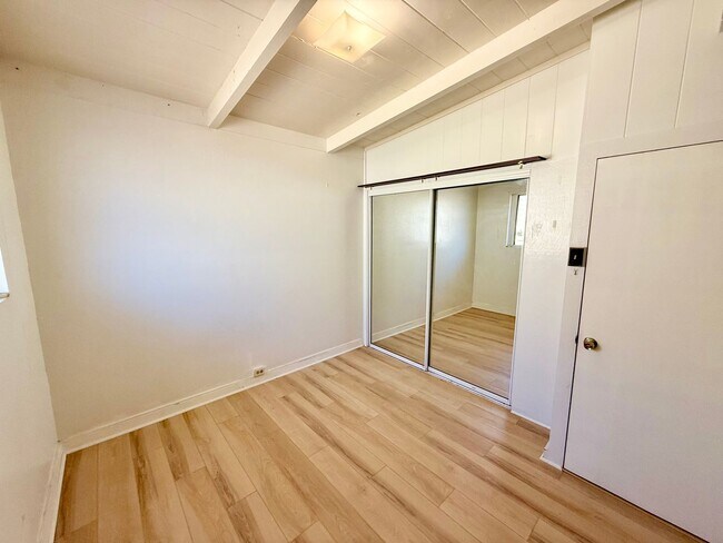 Building Photo - 525 Imi Pl