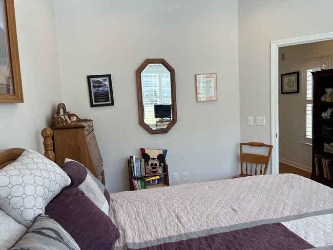 Building Photo - Two-Bedroom, Two-Bath Unfurnished Home in Sun City