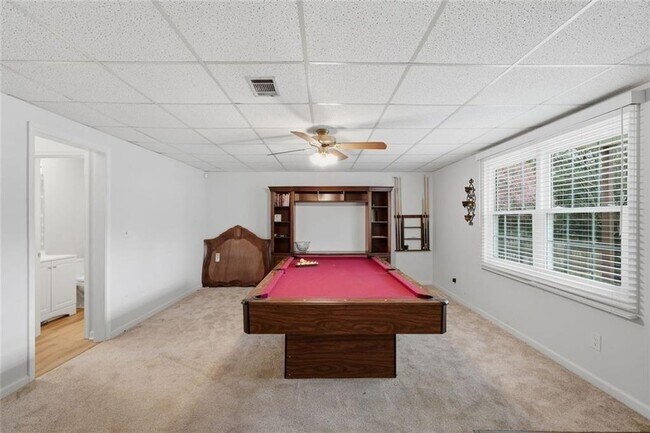 Building Photo - 638 Oberlochen Way