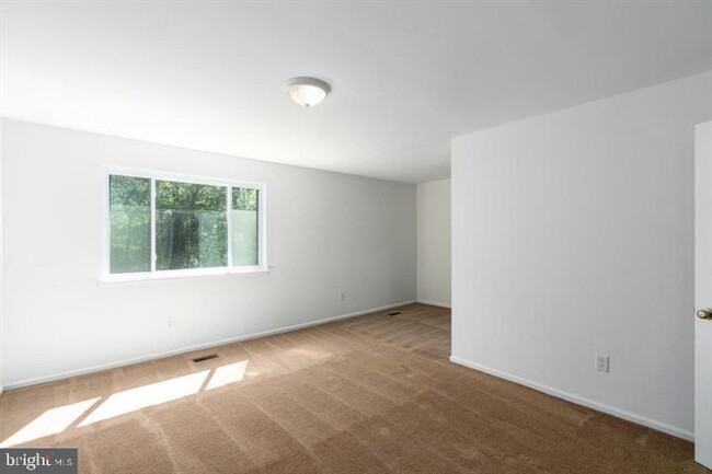 Building Photo - 3458 Norwood Pl