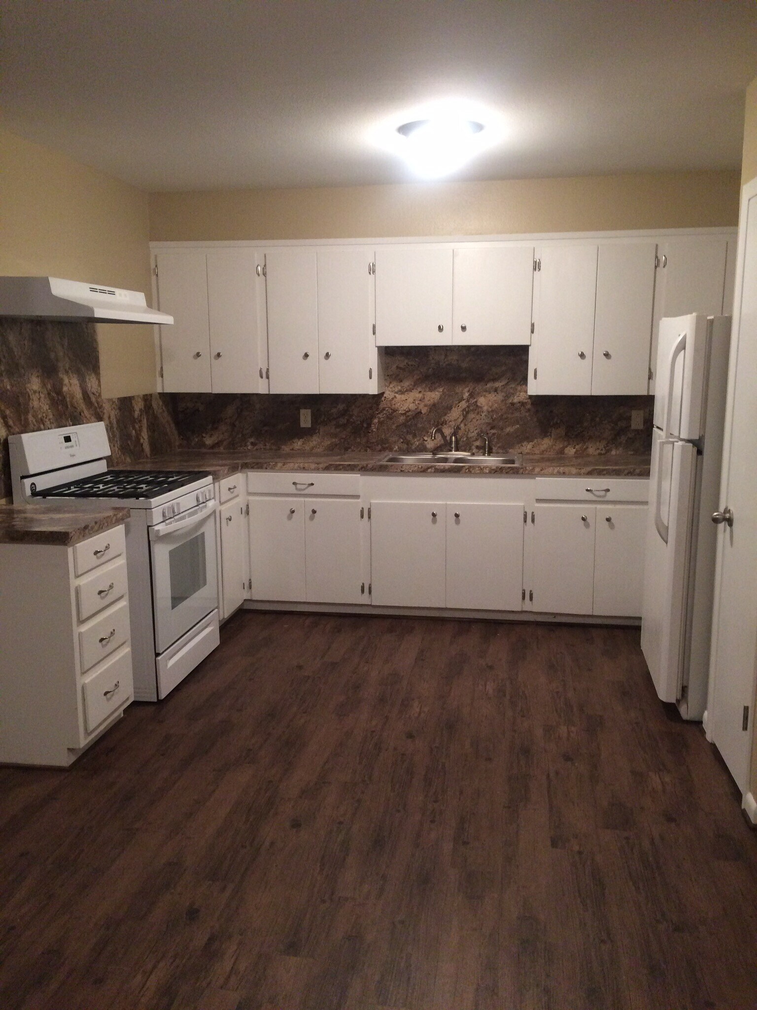 Building Photo - 221 Mitchell St