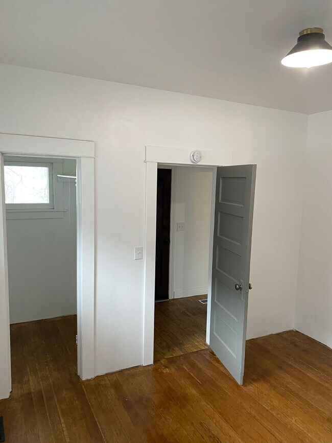 Building Photo - Illinois Duplex