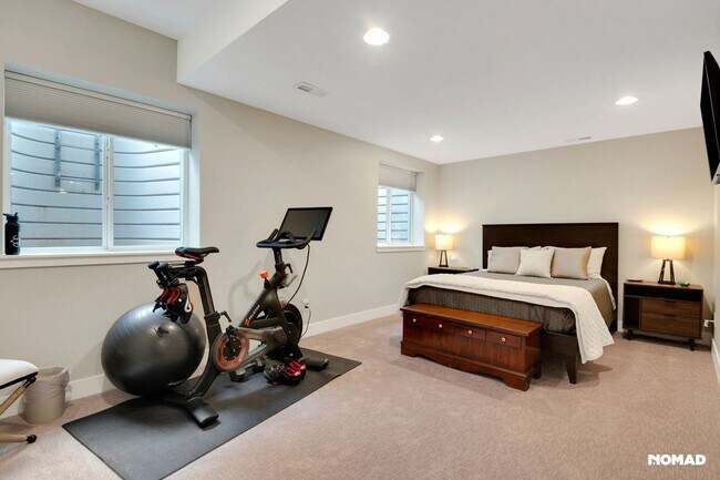 Building Photo - Spacious 5BR House in Littleton