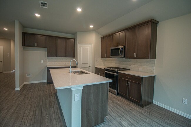 Building Photo - 3505 Riviera Ct