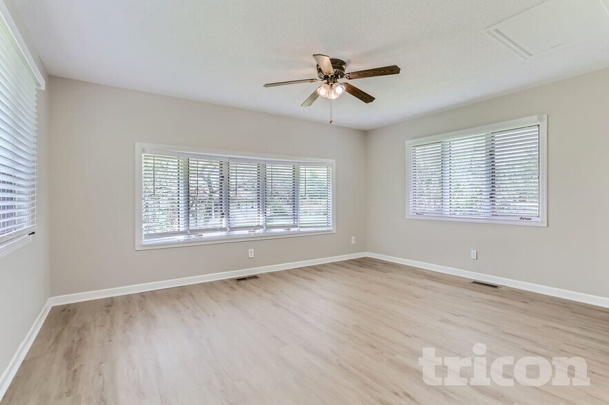 Building Photo - 16417 Gladiola Ave