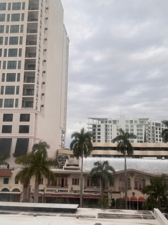 Building Photo - 33 S Gulfstream Ave