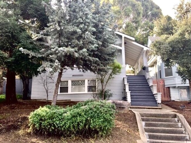 Building Photo - 2 bed 2 bath House in Vallejo - AVAILABLE ...