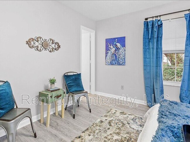 Building Photo - 1835 Portland Ave