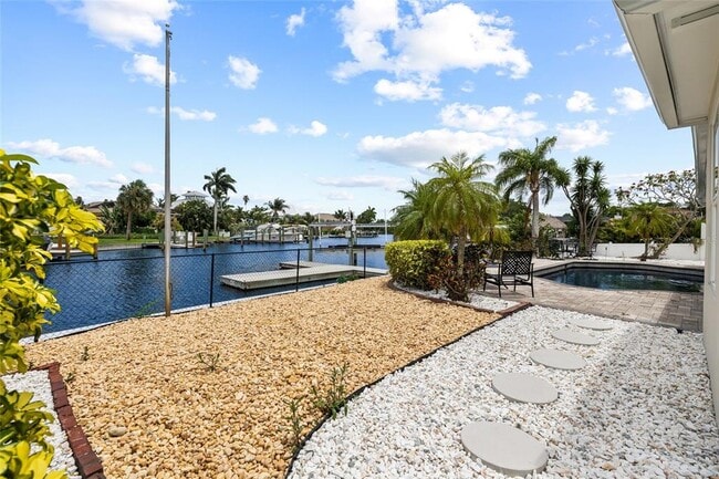 Building Photo - 5541 Bayou Grande Blvd NE