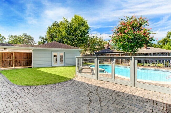 Building Photo - 10806 Wickersham Ln