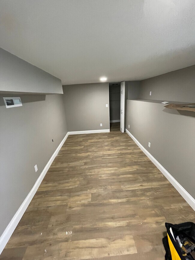 Building Photo - 205 8th Ave NW