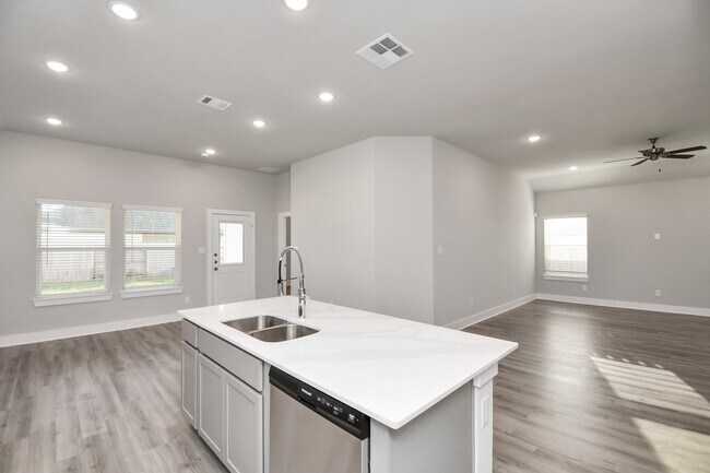 Building Photo - 7546 Terramar Bay Ln