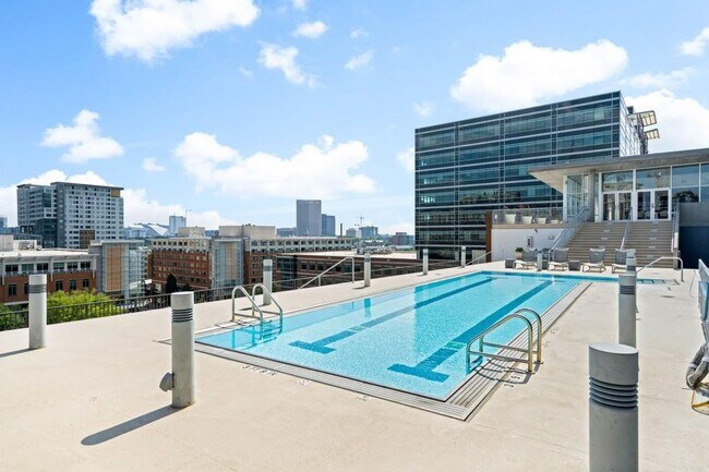 Building Photo - 845 Spring St NW