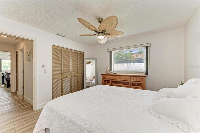 Building Photo - 405 Bayside Ln