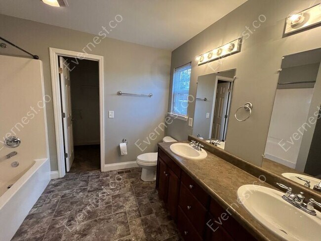 Building Photo - 1248 Brookfield Ct NE