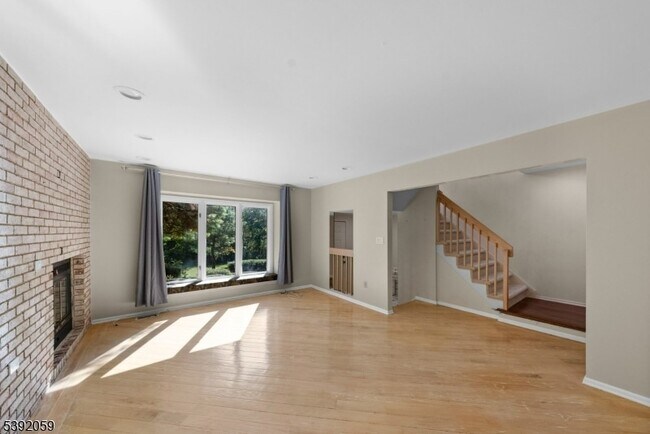 Building Photo - 148 Riverbend Dr