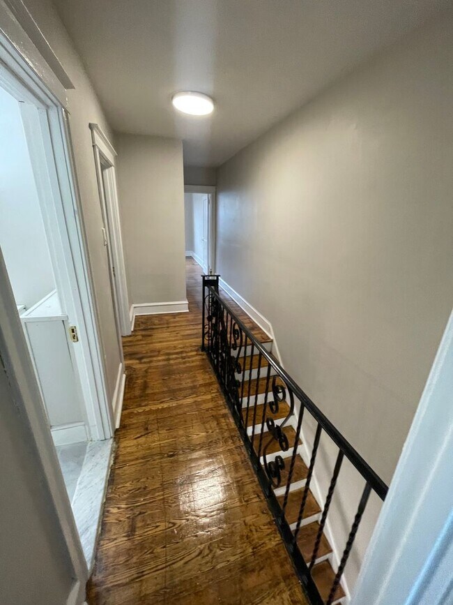 Building Photo - Spacious 3BR Rental with Finished Walk-Out Basement in Philadelphia