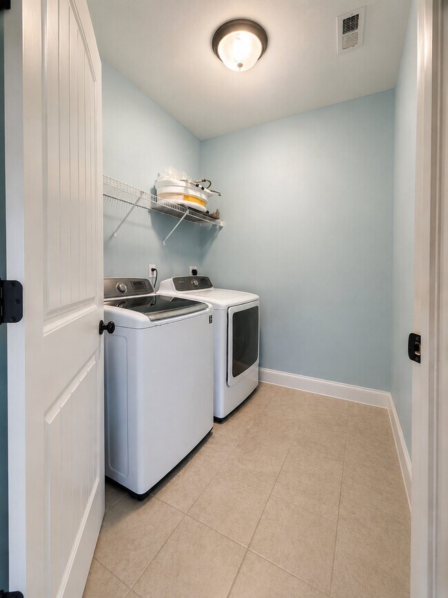 Building Photo - 5440 Amber Grove Way
