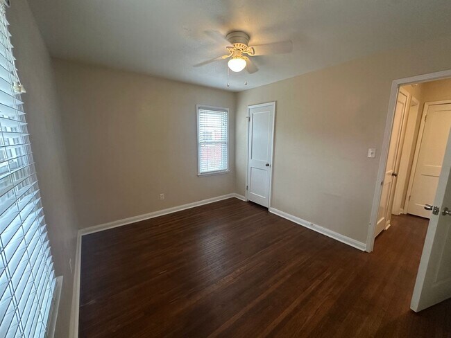 Building Photo - 332 Babb Dr
