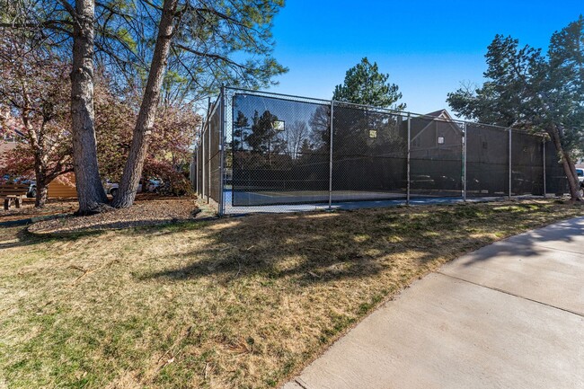 Building Photo - Updated 1 BDR with loft in Gunbarrel