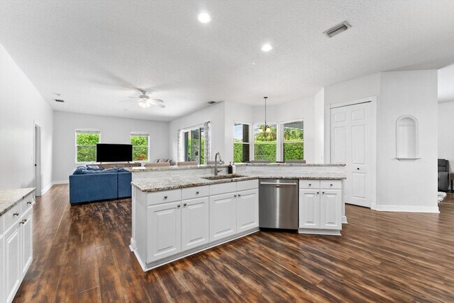 Building Photo - 1874 New Haven Ave