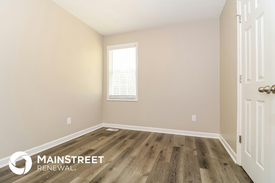 Building Photo - 629 Bullhart Dr