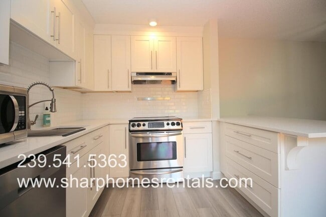 Building Photo - 5203 Cedarbend Dr