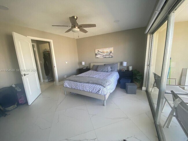 Building Photo - 100 Waterway Dr S