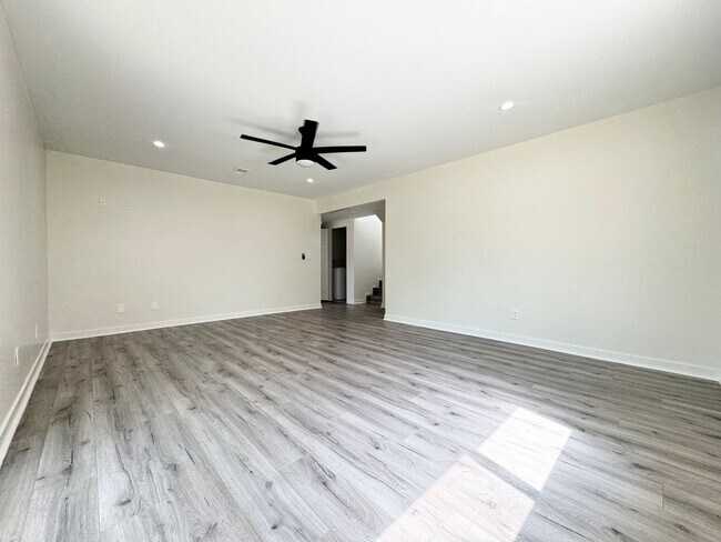 Building Photo - 68745 Tachevah Dr