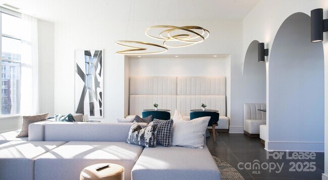 Building Photo - 4300 Sharon Rd