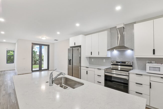 Building Photo - 395 Bella Sol Way