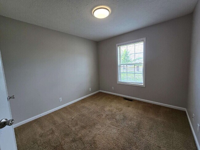 Building Photo - 3225 Veranda Cir