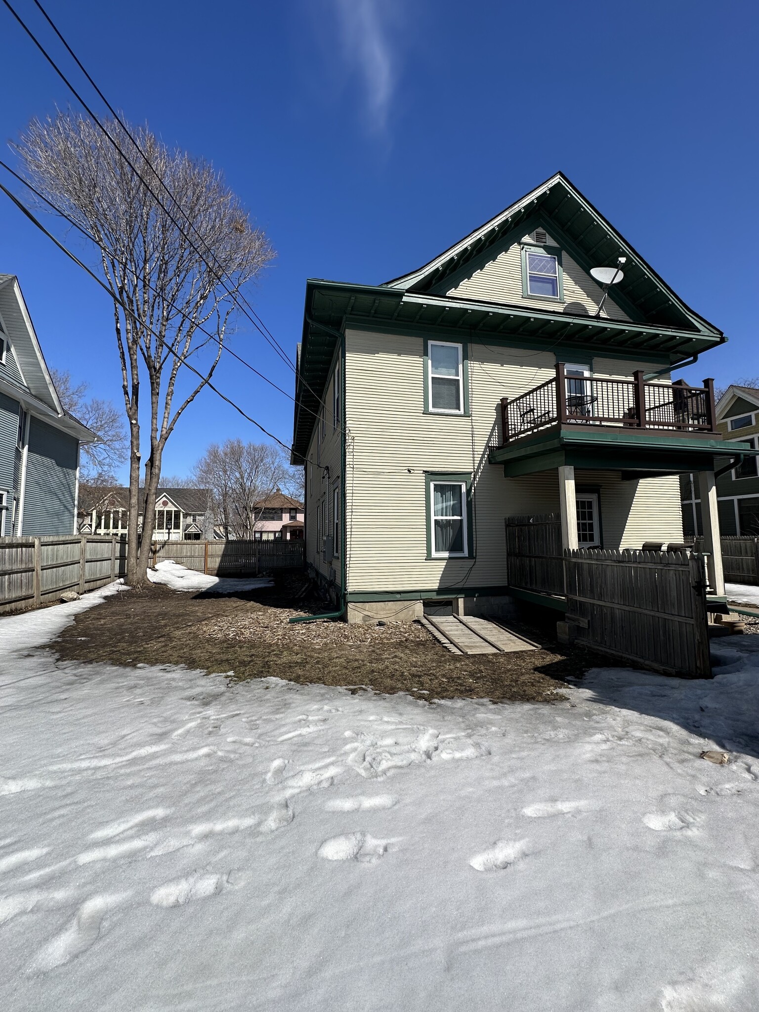 Huge Double lot - 816 Ashland Ave