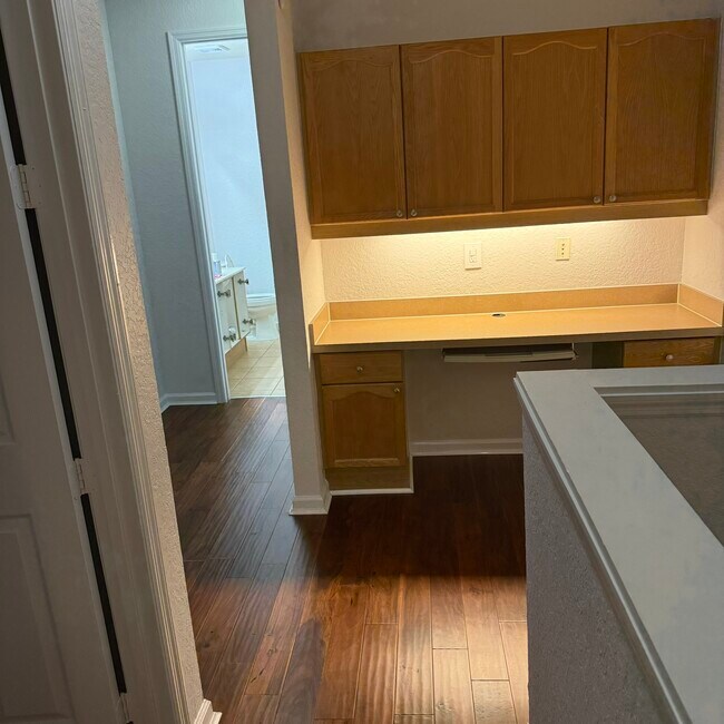 Building Photo - 2914 River Birch Dr