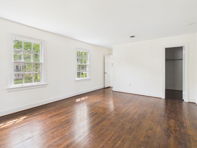 Building Photo - 1602 Harborough Rd